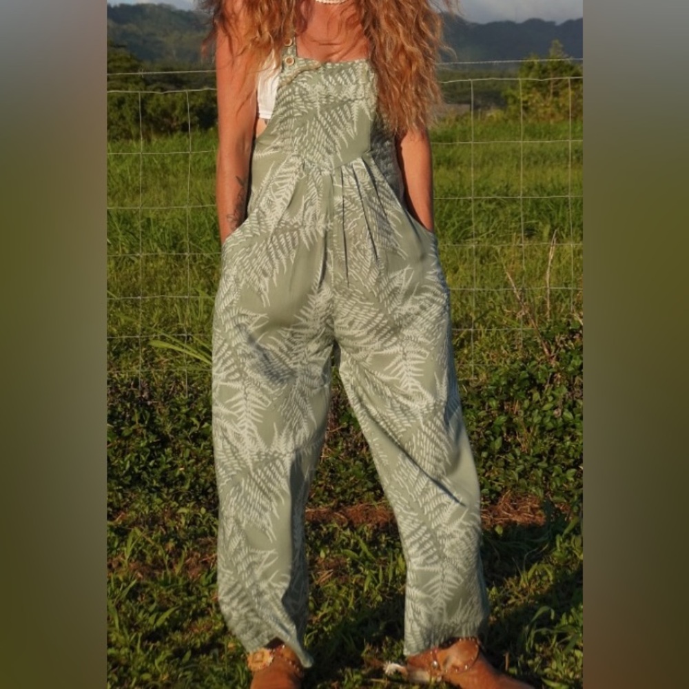Shiprek Hawai’i Sage Palapalai Print Jumpsuit